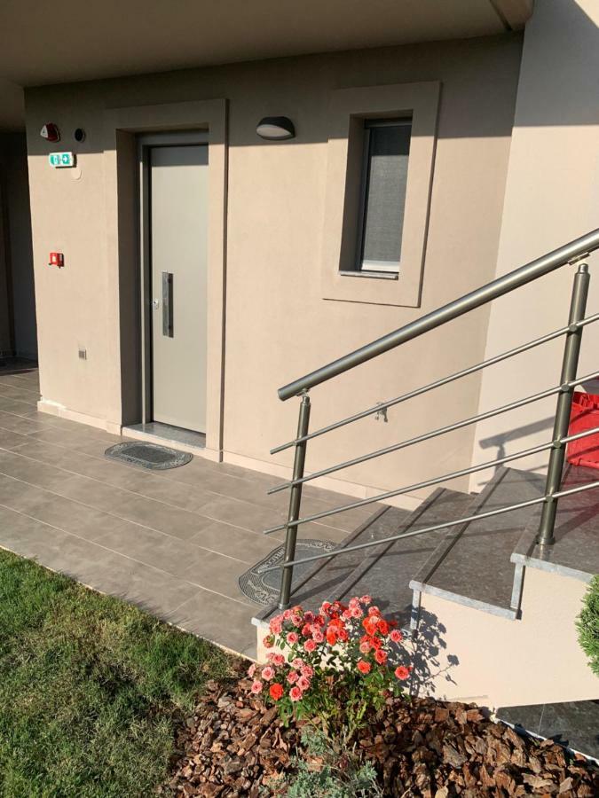 Castella Apartments Вурвуру Экстерьер фото